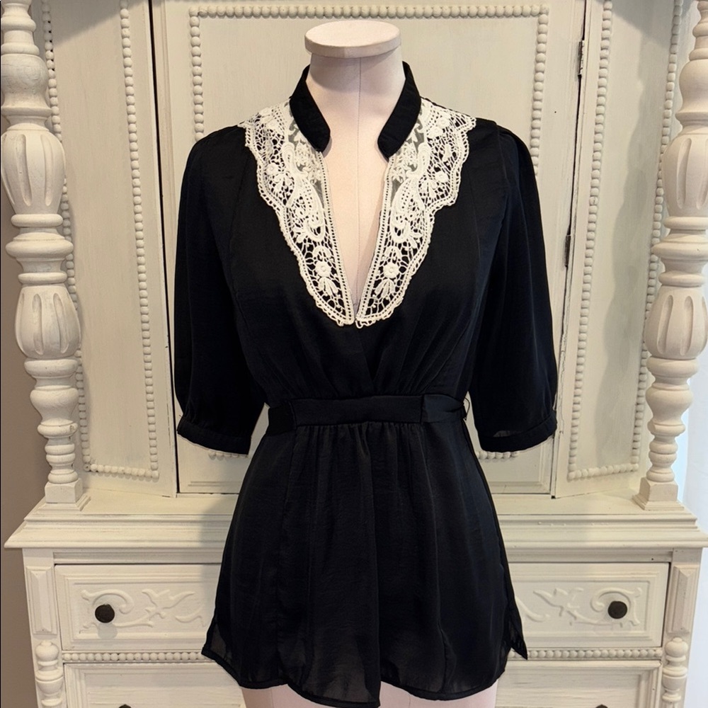 Y2K Myan Black Blouse with Lace Detail on V Neck Size Small